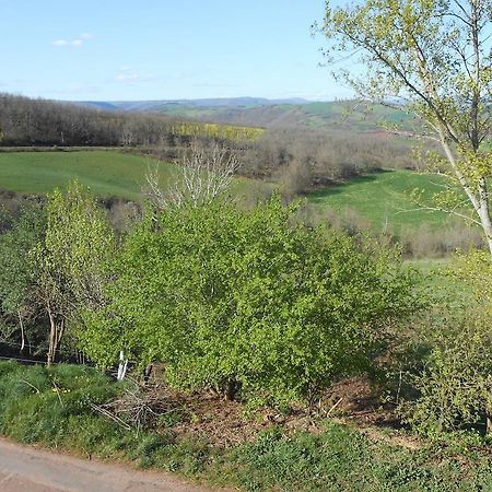 Gite Des Monts Saint-Izaire Zewnętrze zdjęcie