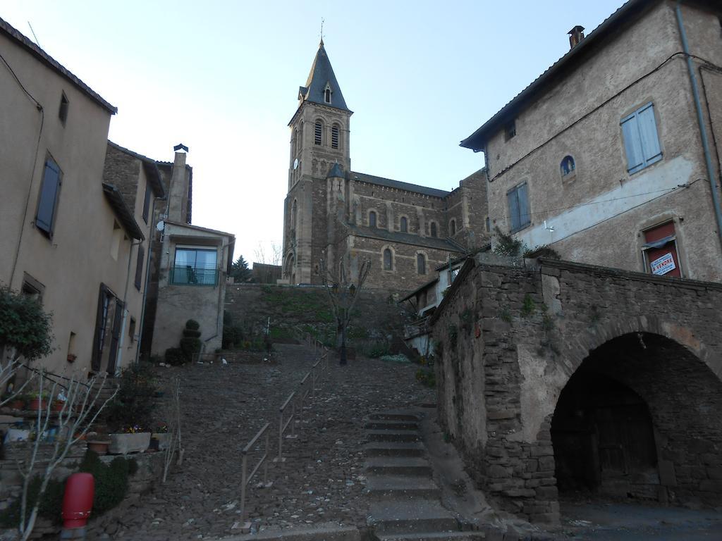 Gite Des Monts Saint-Izaire Zewnętrze zdjęcie